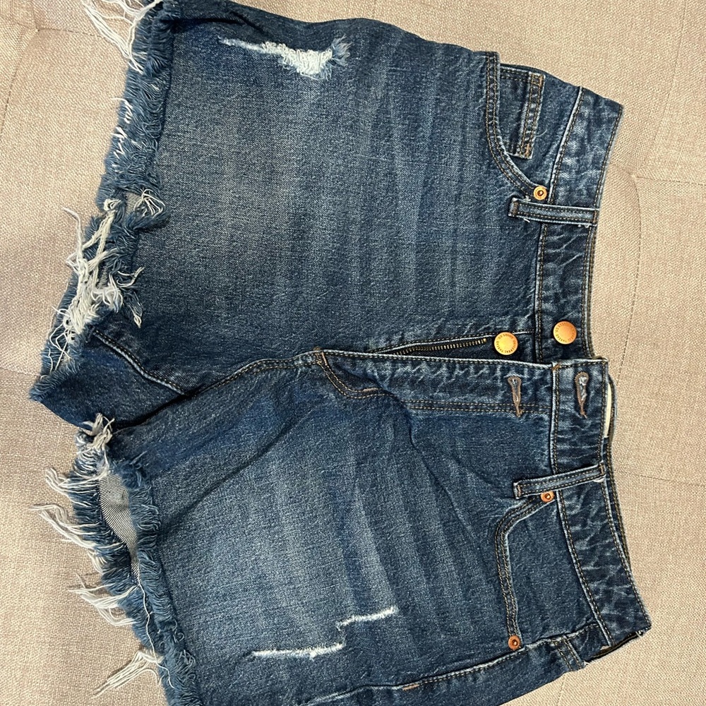 Cutoff Jean shorts